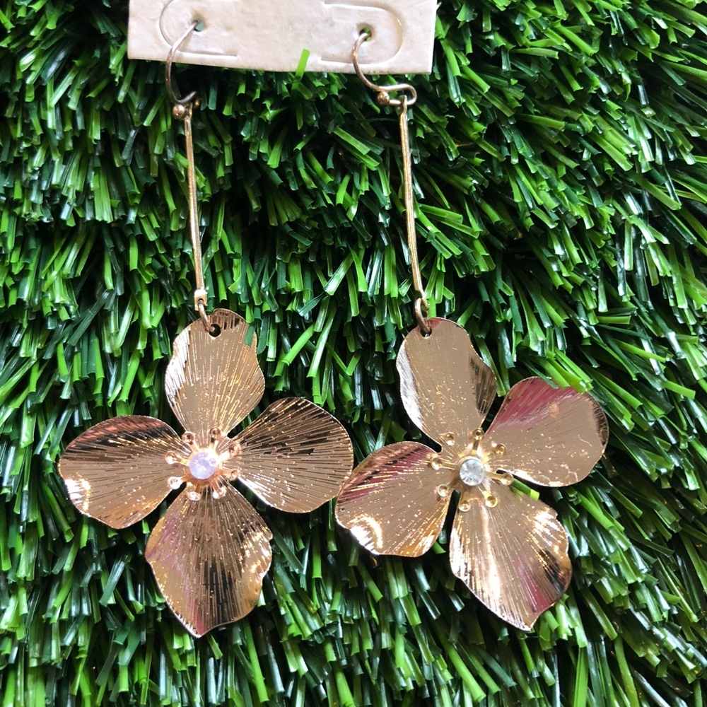 Rose gold flower earrings